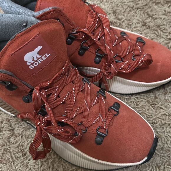 Sorel - Out N About III Conquest Waterproof Boots for Women in Warp Red | 8 - Picture 5 of 7